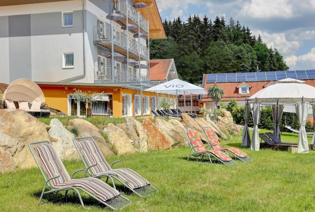 Wellnesshotel Deine Auszeit, Adults Only Achslach Exterior photo